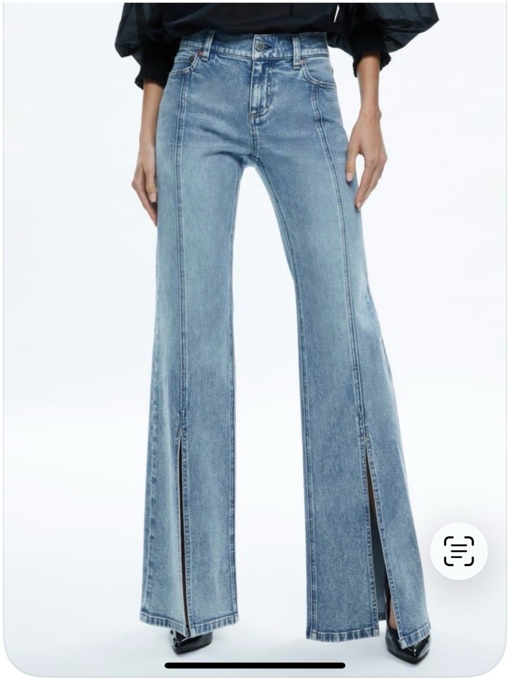 Alice + Olivia Light Blue Low Rise Split-Hem Flared Jeans -  NWOT - SIZE 28